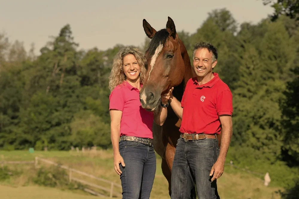 Andrea und Markus Eschbacher mit Pferd